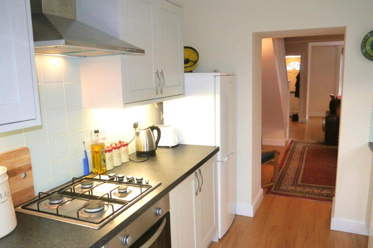 Chic 2-Bedroom Townhouse In Vibrant Abergavenny Dış mekan fotoğraf