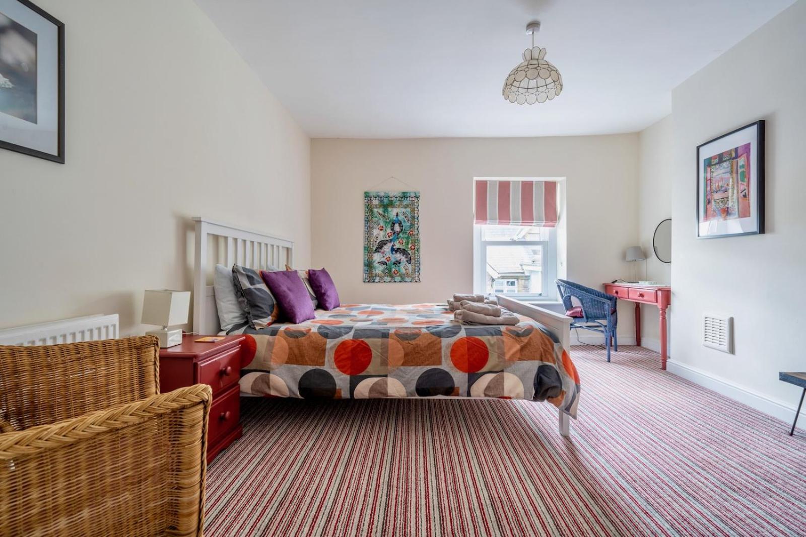 Chic 2-Bedroom Townhouse In Vibrant Abergavenny Dış mekan fotoğraf